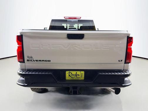Summit White 2026 Chevrolet Silverado 2500 LT