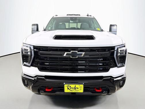 Summit White 2026 Chevrolet Silverado 2500 LT