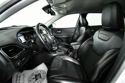 2020 Jeep Cherokee Trailhawk