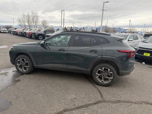 2025 Chevrolet Trax LT