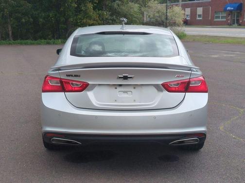 Silver Ice Metallic 2021 Chevrolet Malibu RS