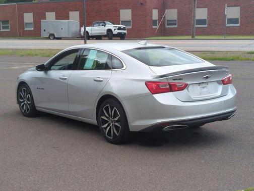 Silver Ice Metallic 2021 Chevrolet Malibu RS