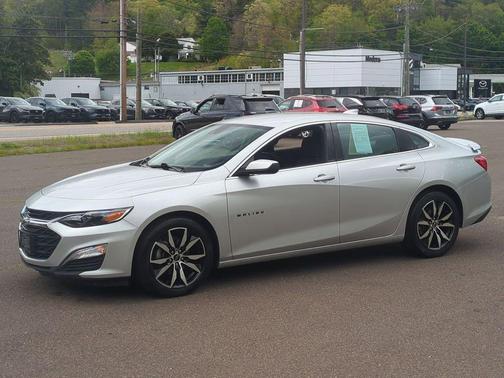 Silver Ice Metallic 2021 Chevrolet Malibu RS
