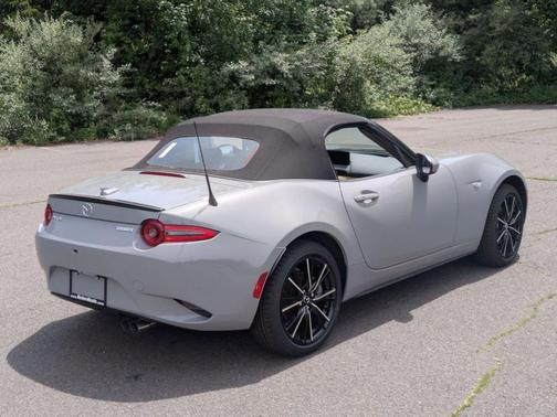 Aero Gray Metallic 2026 Mazda MX-5 Miata Grand Touring