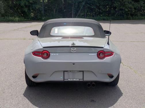 Aero Gray Metallic 2026 Mazda MX-5 Miata Grand Touring