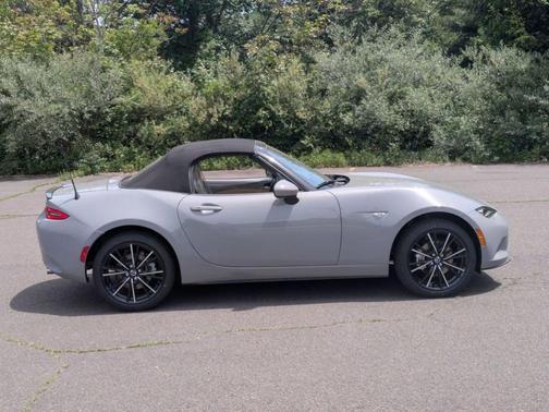 Aero Gray Metallic 2026 Mazda MX-5 Miata Grand Touring