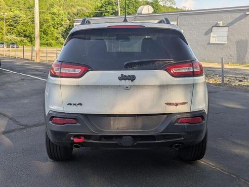 Bright White Clearcoat 2016 Jeep Cherokee Trailhawk