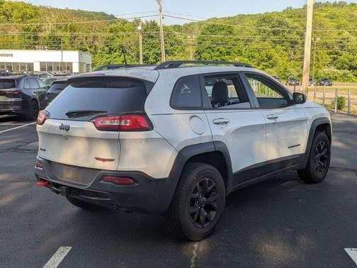 Bright White Clearcoat 2016 Jeep Cherokee Trailhawk