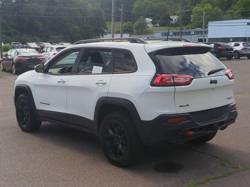 Bright White Clearcoat 2016 Jeep Cherokee Trailhawk