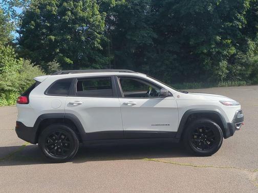 Bright White Clearcoat 2016 Jeep Cherokee Trailhawk