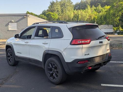 Bright White Clearcoat 2016 Jeep Cherokee Trailhawk