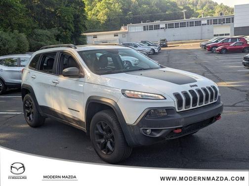 Bright White Clearcoat 2016 Jeep Cherokee Trailhawk