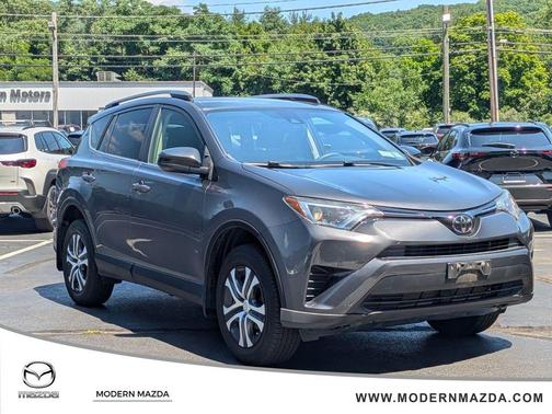 Magnetic Gray Metallic 2018 Toyota RAV4 LE