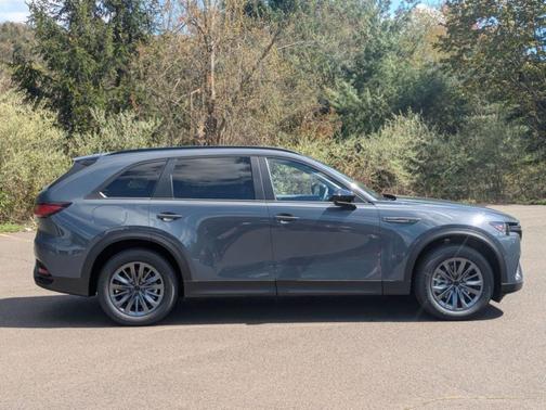 Polymetal Gray Metallic 2026 Mazda CX-70 SC