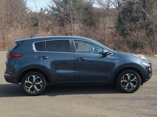 Pacific Blue 2021 Kia Sportage LX