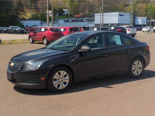 Black Granite Metallic 2013 Chevrolet Cruze LS