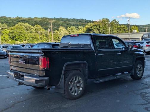 Onyx Black 2018 GMC Sierra 1500 SLT
