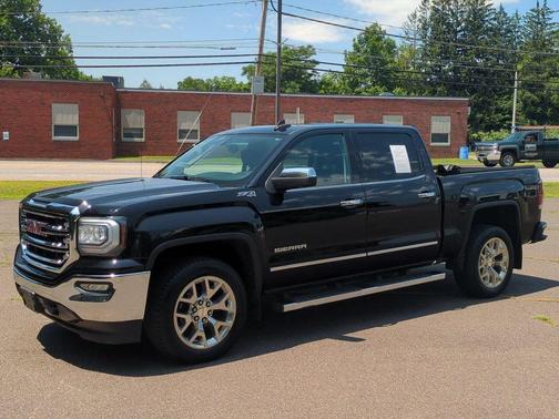 Onyx Black 2018 GMC Sierra 1500 SLT