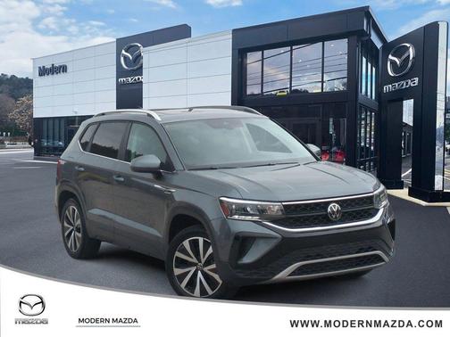 Platinum Gray Metallic 2023 Volkswagen Taos 1.5T SE