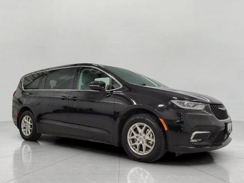 2024 Chrysler Pacifica Touring-L
