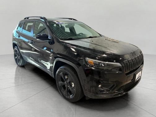 Diamond Black 2023 Jeep Cherokee Altitude Lux