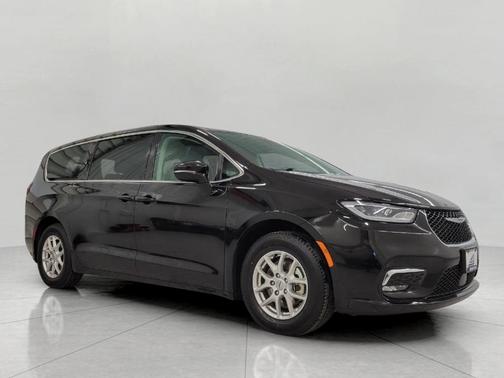 2024 Chrysler Pacifica Touring-L