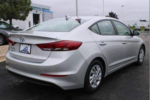 Photo 3 of 20 of 2017 Hyundai Elantra SE