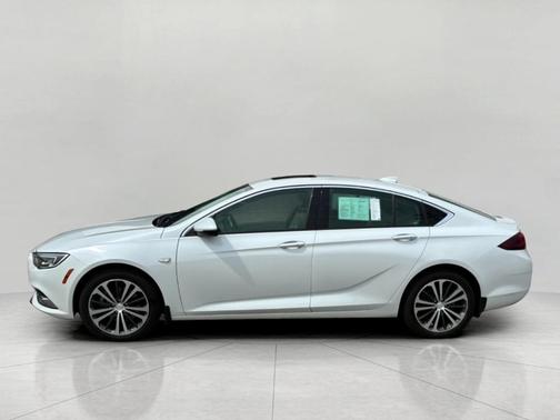 White Frost Tri-Coat 2018 Buick Regal Sportback Essence