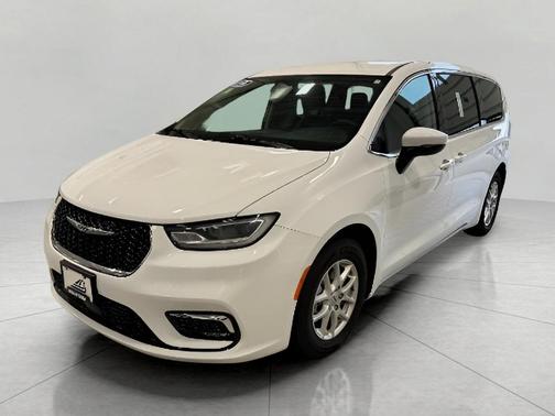2023 Chrysler Pacifica Touring-L