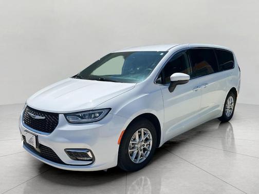 2023 Chrysler Pacifica Touring-L