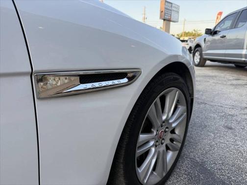 2019 Jaguar XE 25t Premium