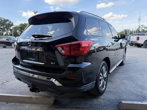 2019 Nissan Pathfinder SV