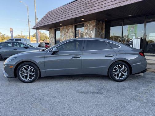 2022 Hyundai SONATA SEL