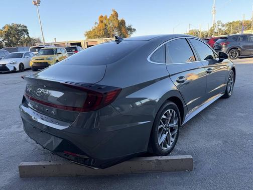 2022 Hyundai SONATA SEL
