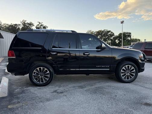 2016 Lincoln Navigator Select