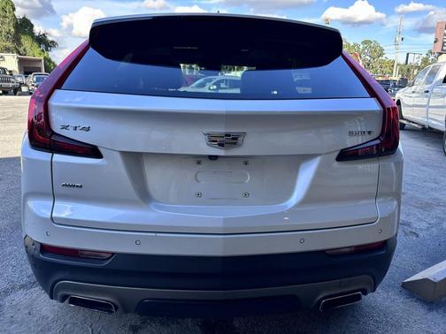 2020 Cadillac XT4 Premium Luxury