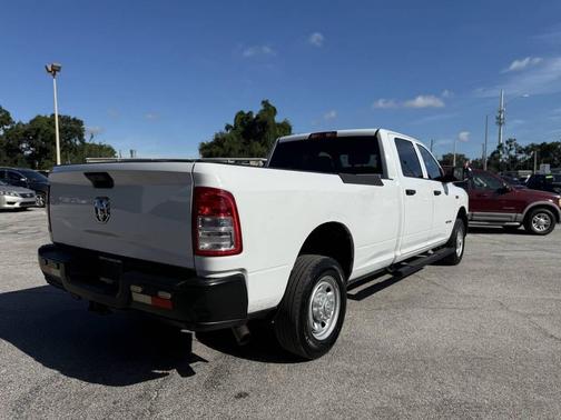 2022 RAM 2500 Tradesman Crew Cab 4x2 8' Box