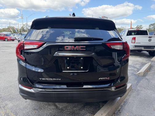 2022 GMC Terrain AWD AT4