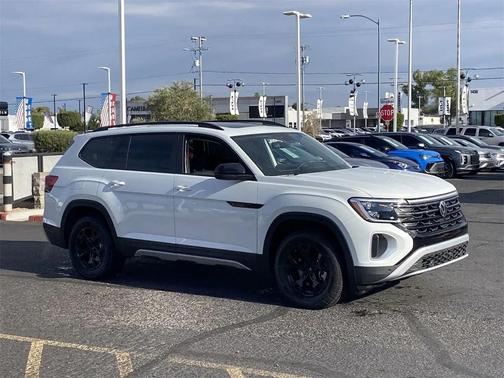 2025 Volkswagen Atlas 2.0T Peak Edition