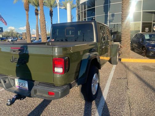 2022 Jeep Gladiator Sport S