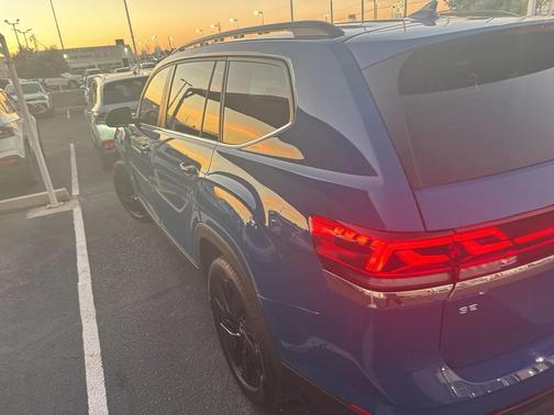 2025 Volkswagen Atlas 2.0T SE w/Technology