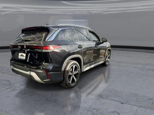 deep black pearl 2026 Volkswagen Tiguan 2.0T SE