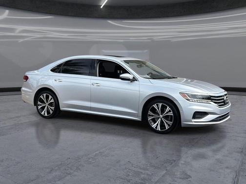 Reflex Silver 2020 Volkswagen Passat 2.0T SE