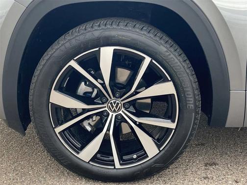 2026 Volkswagen Atlas Cross Sport 2.0T SEL Premium