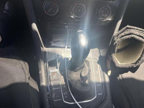 Pure White 2021 Volkswagen Tiguan 2.0T S