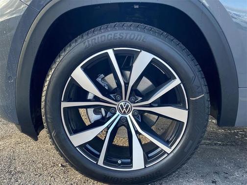 2026 Volkswagen Atlas Cross Sport 2.0T SEL Premium