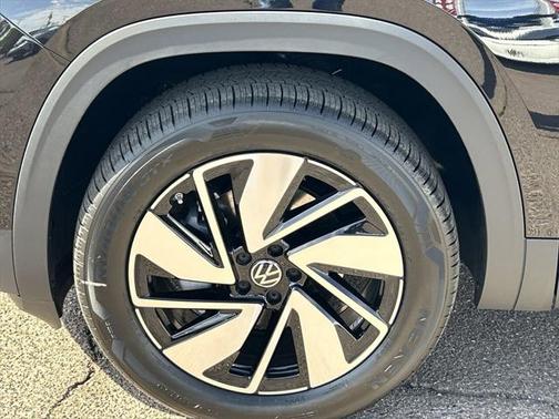 2025 Volkswagen Atlas 2.0T SEL