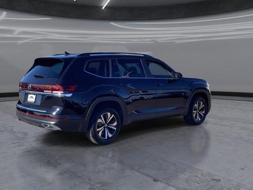 deep black pearl 2026 Volkswagen Atlas 2.0T SE