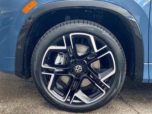 2026 Volkswagen Tiguan 2.0T SEL R-Line 4MOTION