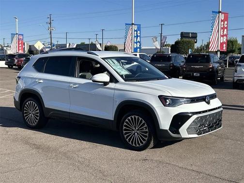 2025 Volkswagen Taos 1.5T SE